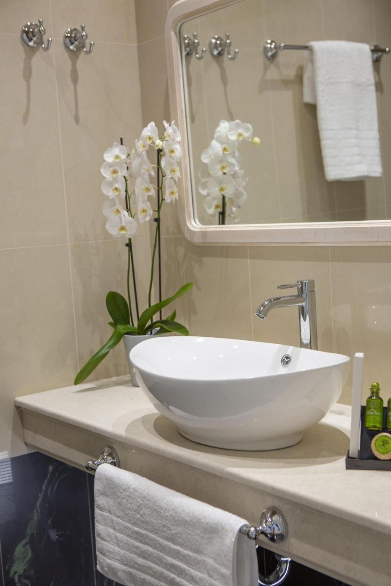 Vk Luxury Suites - Private Parking - Adults Only 니드리 외부 사진