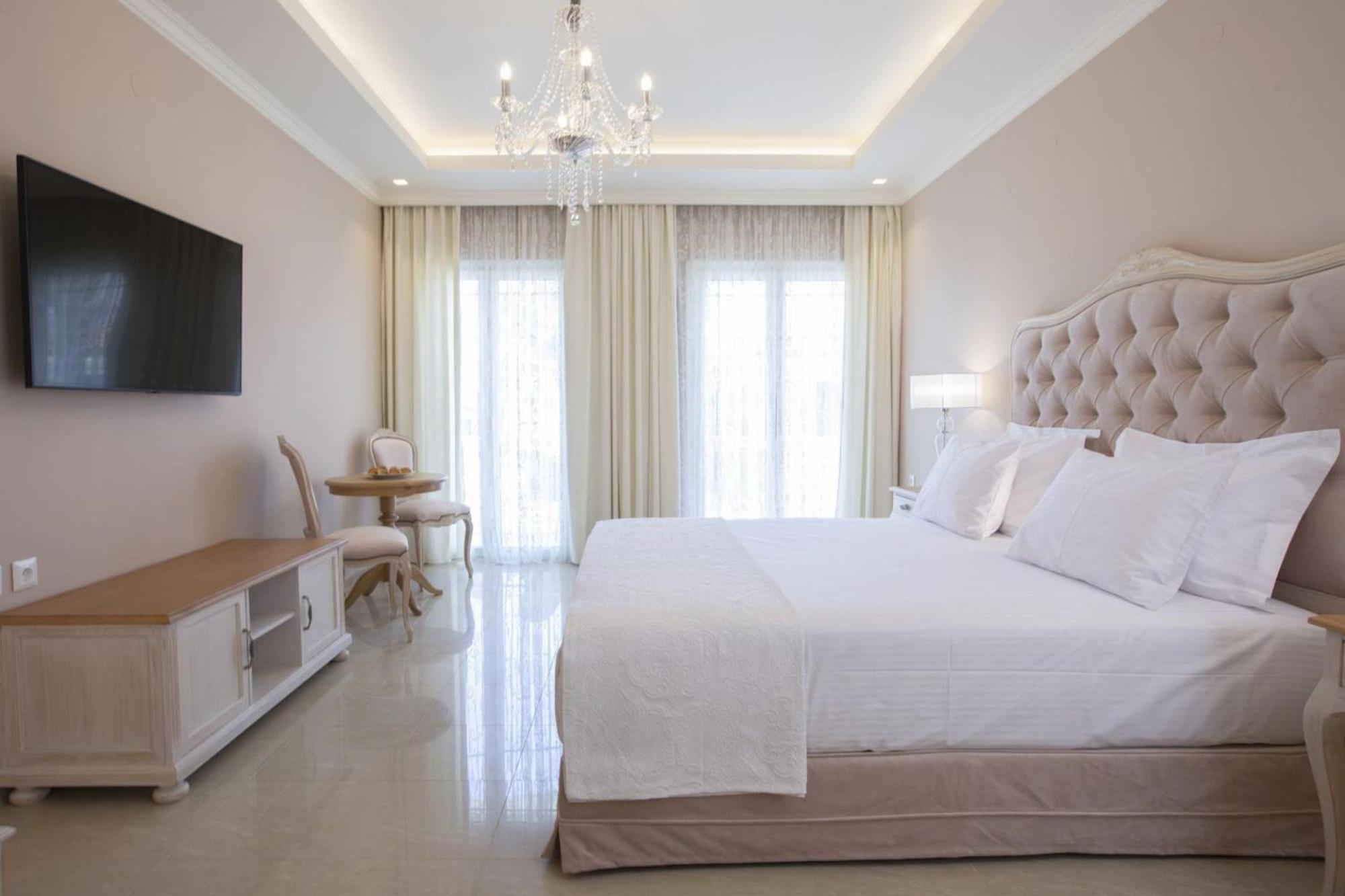 Vk Luxury Suites - Private Parking - Adults Only 니드리 외부 사진