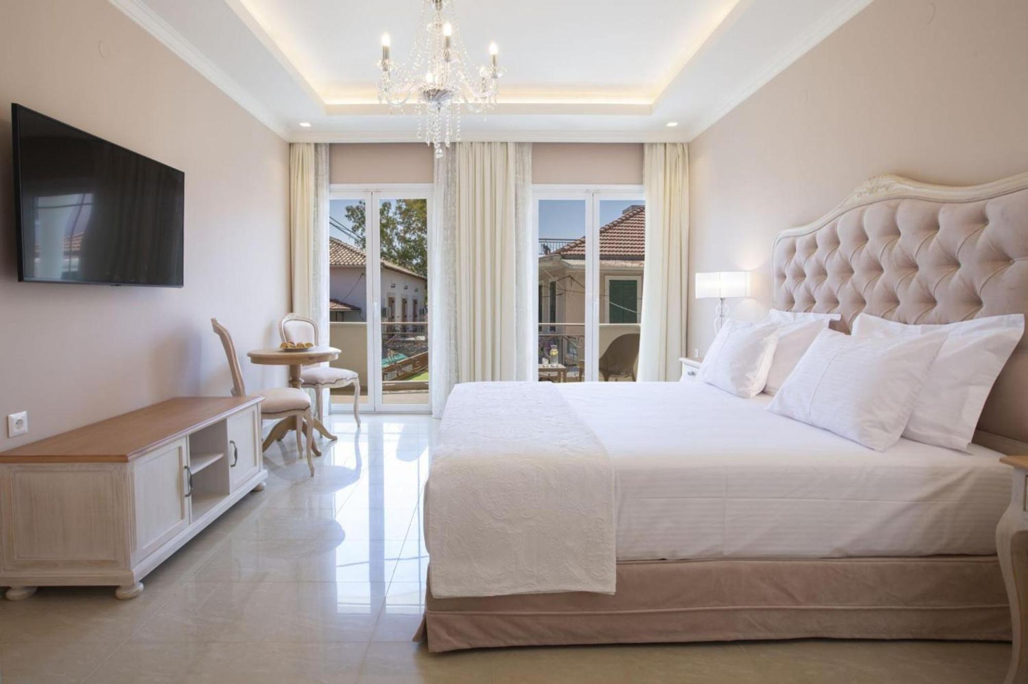 Vk Luxury Suites - Private Parking - Adults Only 니드리 외부 사진