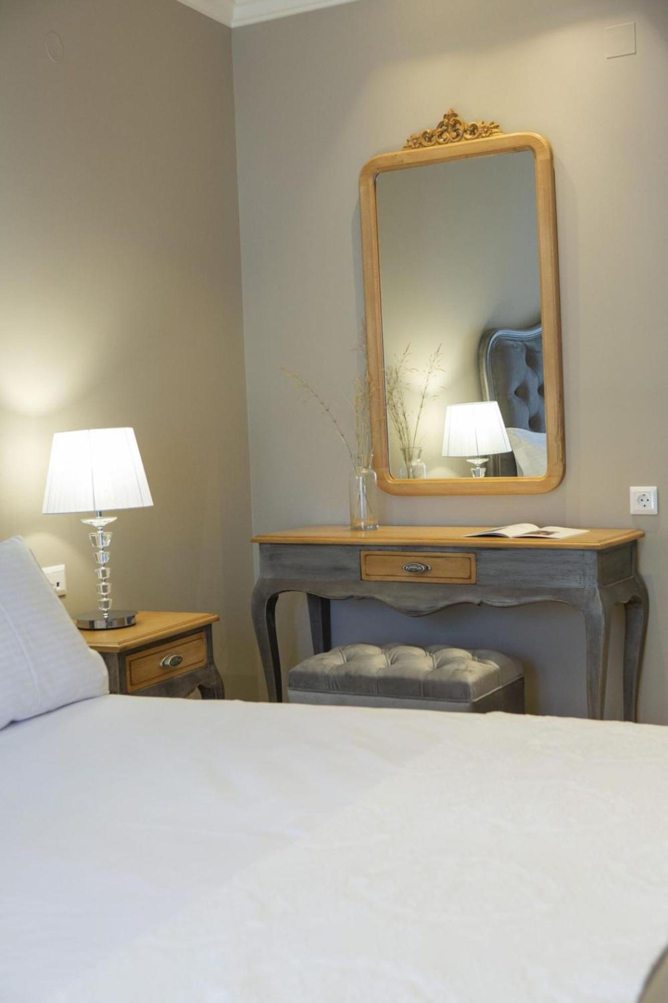 Vk Luxury Suites - Private Parking - Adults Only 니드리 외부 사진