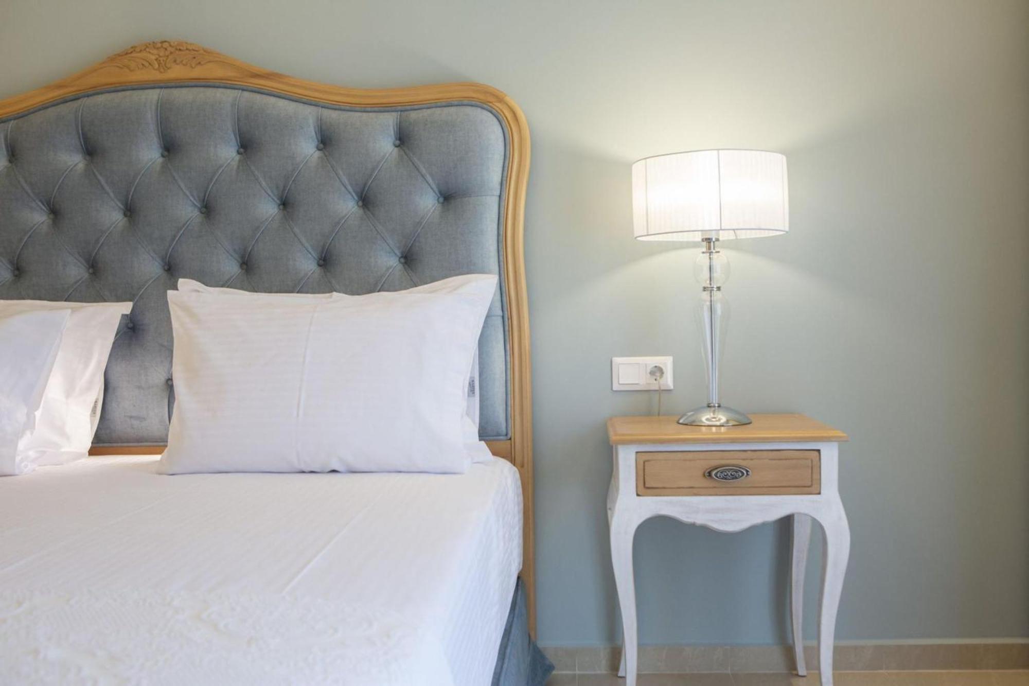 Vk Luxury Suites - Private Parking - Adults Only 니드리 외부 사진
