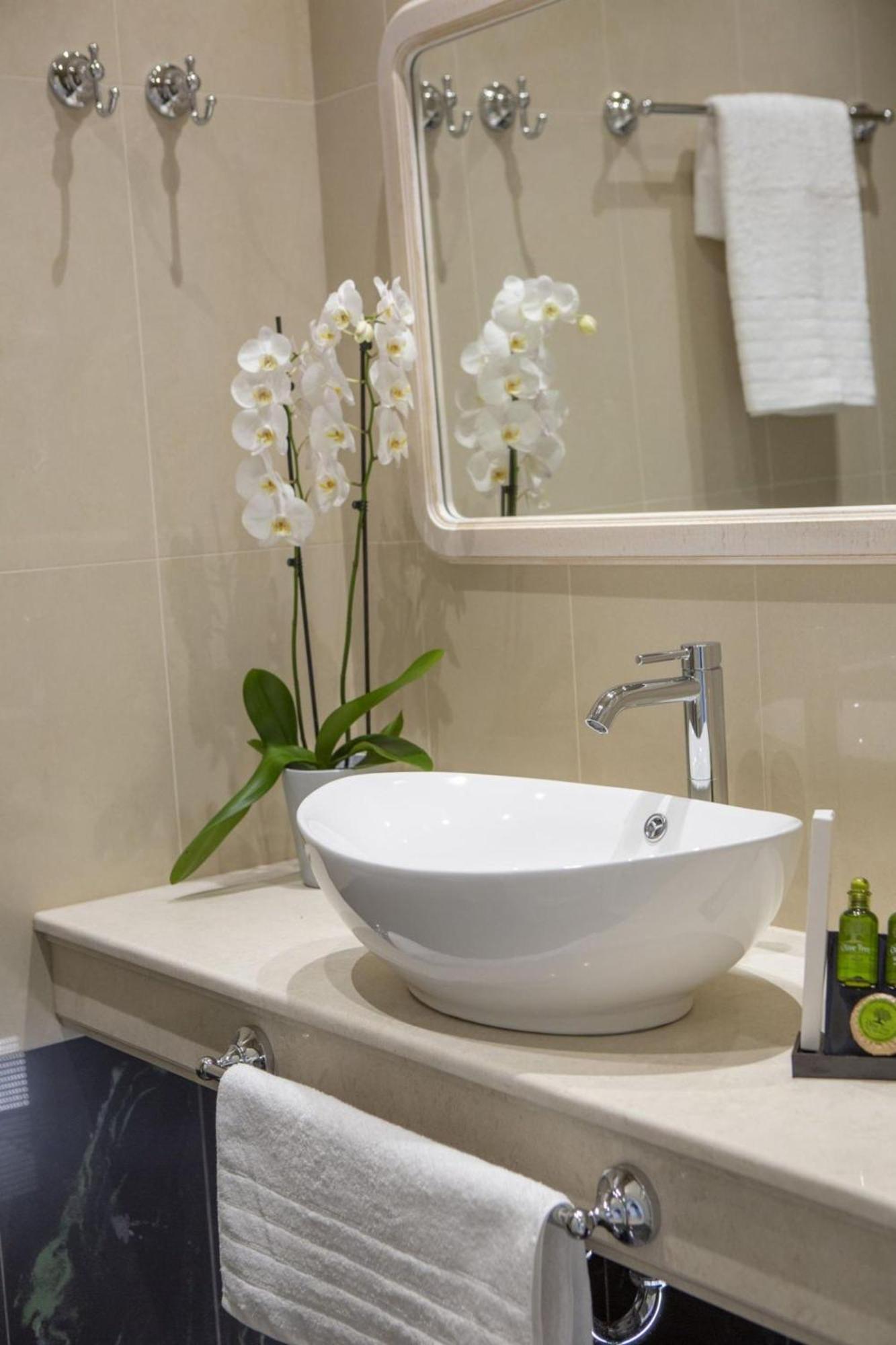 Vk Luxury Suites - Private Parking - Adults Only 니드리 외부 사진
