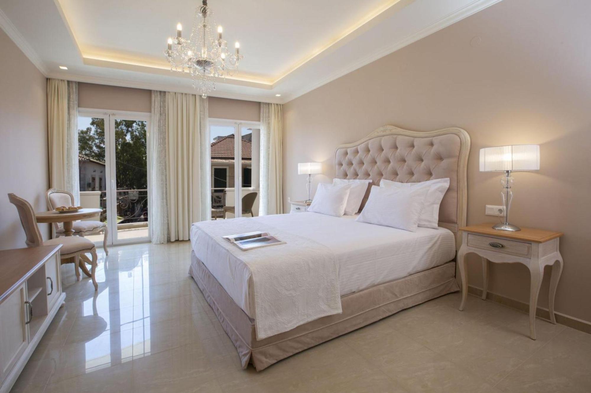 Vk Luxury Suites - Private Parking - Adults Only 니드리 외부 사진