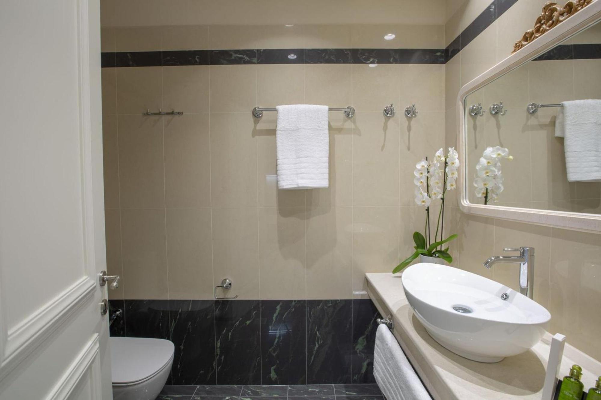 Vk Luxury Suites - Private Parking - Adults Only 니드리 외부 사진